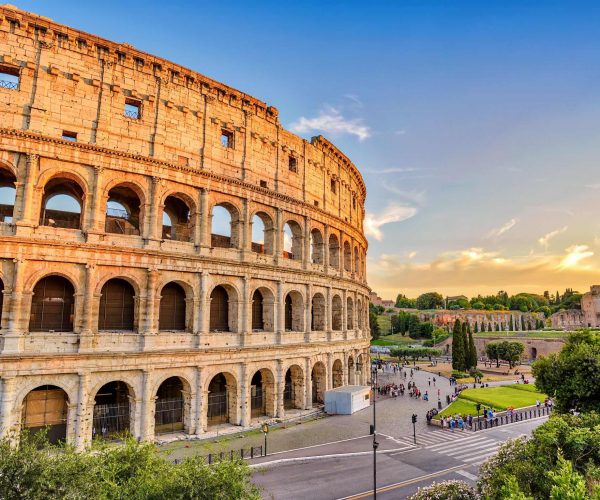 colosseum-Rome-history-school-trips-JWT-Schools-tours-travel