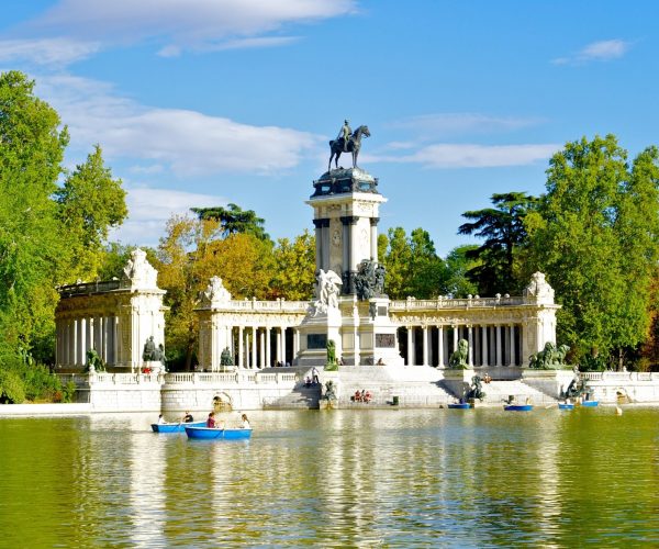 Parque del Retiro things to do and see on a school trip to Madrid JWT