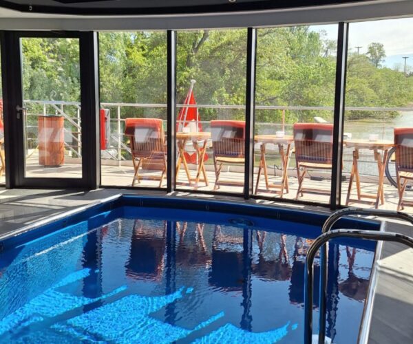 pool riverside ravel luxury Rhone river cruise review JWT Cruises (2)