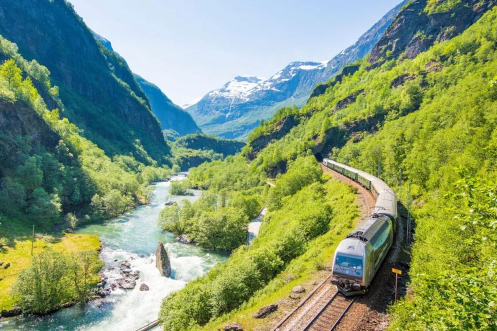 Escorted Tour to Norway - The Flåm Railway experience - JWT Travel
